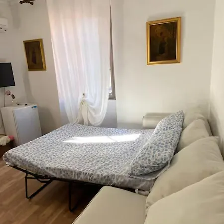 Apartament Old Town-novigrad 20 M From The Sea