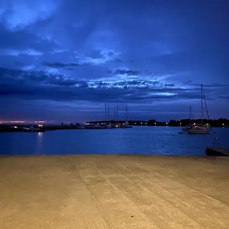 Old Town-novigrad 20 M From The Sea